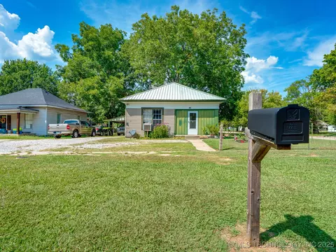 742 E 8th, Ada, OK 74820
