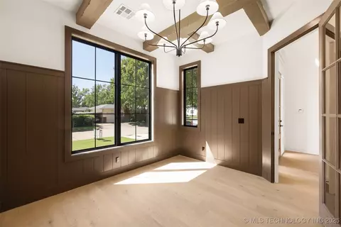 1009 E 38th St, Tulsa, OK 74105 photo 6