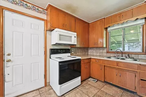 1025 E 53rd St, Tulsa, OK 74105 photo 11