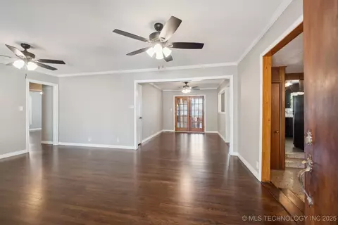 843 E 4th, Cushing, OK 74023 photo 2