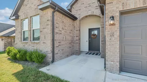 4236 W 4th St, Skiatook, OK 74070