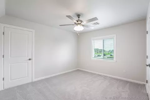 Bedroom - 84 E 165th Pl S, Glenpool, OK 74033 photo 7 of 13