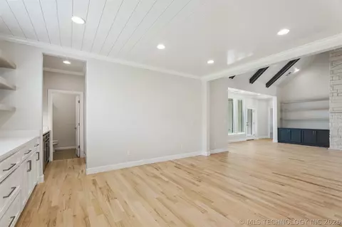 Living - 84 E 165th Pl S, Glenpool, OK 74033 photo 6 of 8