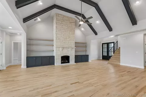 Living - 84 E 165th Pl S, Glenpool, OK 74033 photo 3 of 8