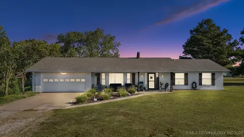 8523 E 480 Rd, Claremore, OK 74017