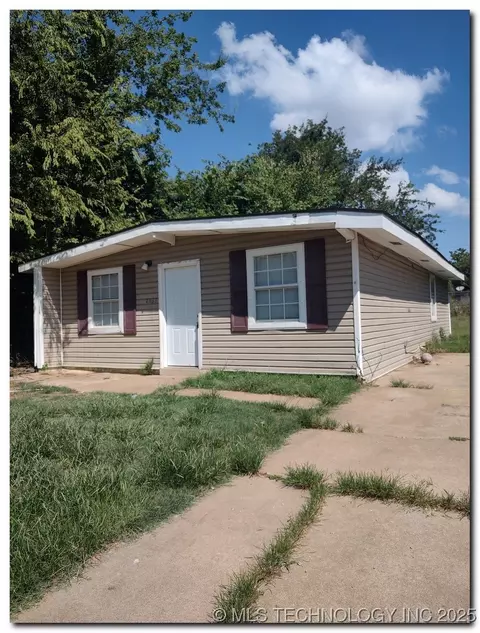 2863 E 44th Pl N, Tulsa, OK 74110