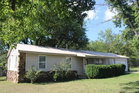 15333 E Colt Dr, Claremore, OK 74017