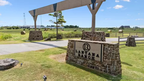 Sandstone Avenue, Skiatook, OK 74070