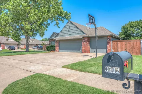 3502 E Berkeley St, Broken Arrow, OK 74014 photo 2