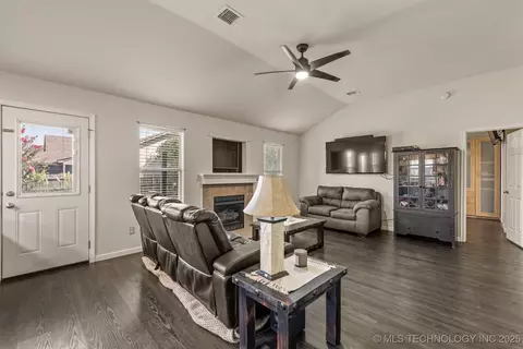 3502 E Berkeley St, Broken Arrow, OK 74014 photo 7