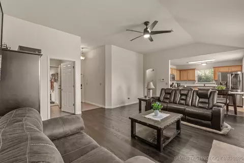 3502 E Berkeley St, Broken Arrow, OK 74014 photo 9