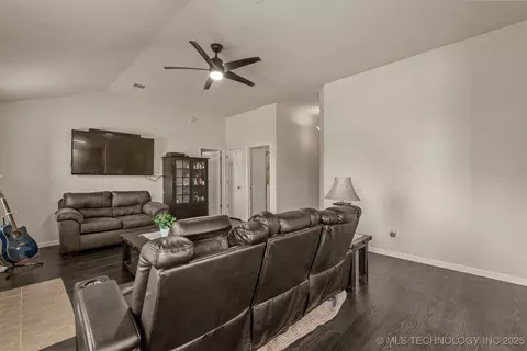 3502 E Berkeley St, Broken Arrow, OK 74014 photo 8