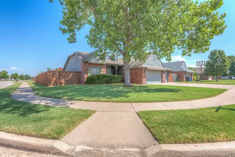 3502 E Berkeley St, Broken Arrow, OK 74014 photo 3