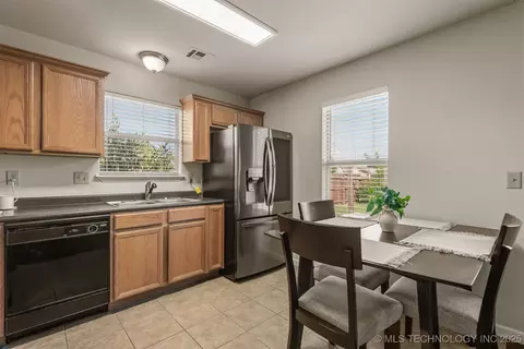 3502 E Berkeley St, Broken Arrow, OK 74014 photo 12