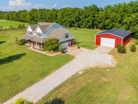 10345 S 289th East Ave, Coweta, OK 74429