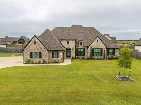 25 W 166th Pl S, Glenpool, OK 74033