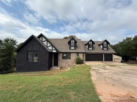1014 Ridge Rd, Sapulpa, OK 74066