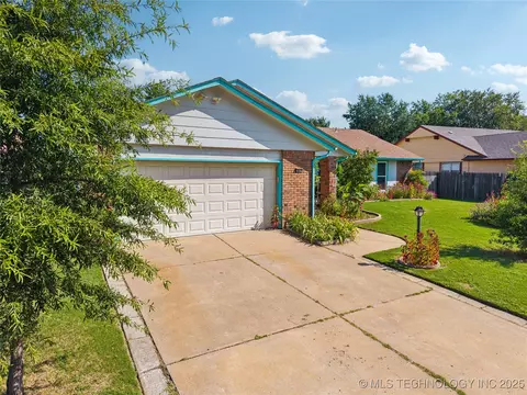 12517 E 38th St, Tulsa, OK 74146 photo 3