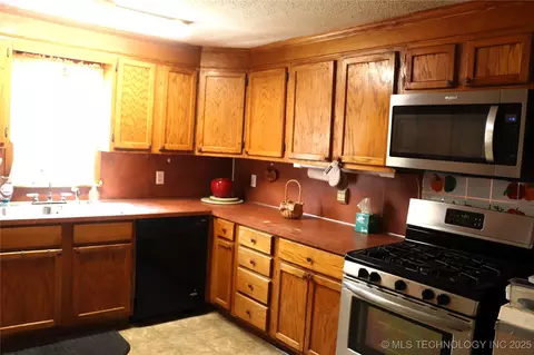 20090 Sharp Rd, Okmulgee, OK 74447 photo 14