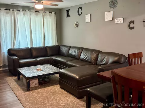 1116 E 6th St, Cushing, OK 74023 photo 9