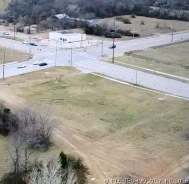 2401 E Apache St, Tulsa, OK 74110