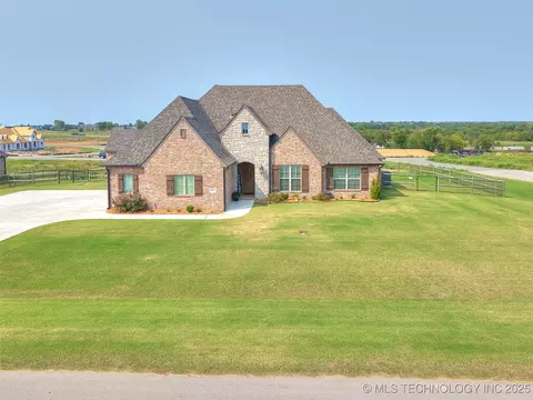 8515 E 107th St N, Owasso, OK 74055