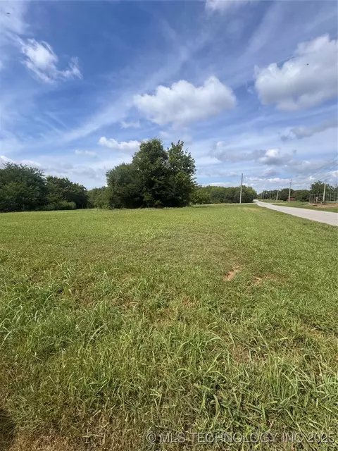 SW 9th Street, Wagoner, OK 74467