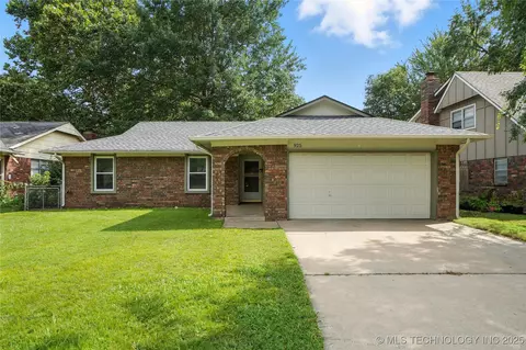 925 W Boston St, Broken Arrow, OK 74012