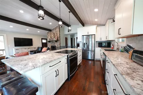 Kitchen - 53206 E 341 Loop, Jay, OK 74346 photo 3 of 4