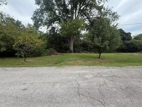 342 S 6th St, Porter, OK 74454