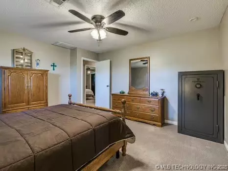 Bedroom - 419907 E 1153 Rd, Checotah, OK 74426 photo 2 of 8