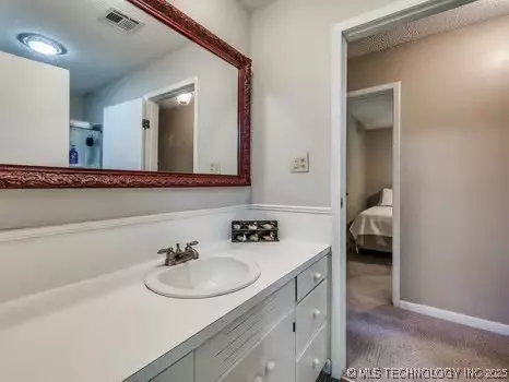 Bath - 419907 E 1153 Rd, Checotah, OK 74426 photo 3 of 5