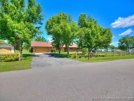 Exterior - 419907 E 1153 Rd, Checotah, OK 74426 photo 5 of 11