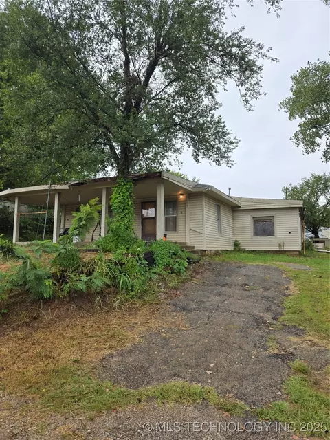 105 E 5th St, Drumright, OK 74030 photo 1