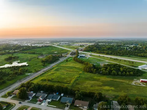 18 S 193rd Ave, Broken Arrow, OK 74014