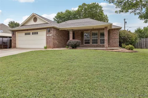 13929 S 300th East Ave E, Coweta, OK 74429