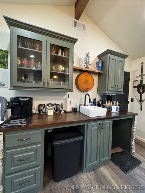Kitchen - 619 E 6th Ave, Bristow, OK 74010 photo 7 of 8