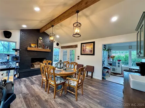 Dining - 619 E 6th Ave, Bristow, OK 74010 photo 2 of 2