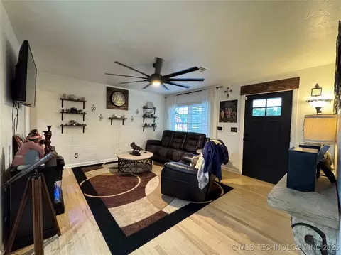 Living - 619 E 6th Ave, Bristow, OK 74010 photo 1 of 1