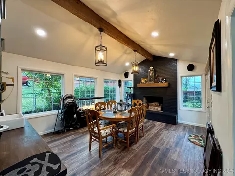 Dining - 619 E 6th Ave, Bristow, OK 74010 photo 1 of 2