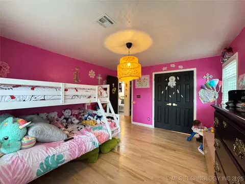 Bedroom - 619 E 6th Ave, Bristow, OK 74010 photo 5 of 5