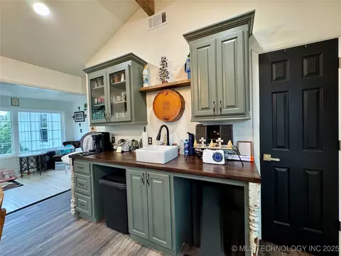 Kitchen - 619 E 6th Ave, Bristow, OK 74010 photo 8 of 8