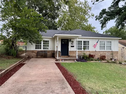 Exterior - 619 E 6th Ave, Bristow, OK 74010 photo 14 of 14