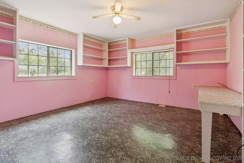 Bedroom - 32444 E 740 Rd, Wagoner, OK 74467 photo 4 of 4