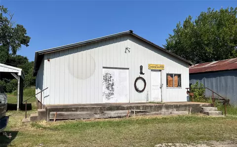 8588 N Cincinnati Ave, Sperry, OK 74073