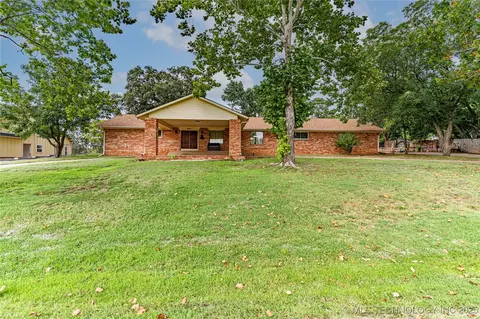 551 W 10th Ave, Bristow, OK 74010