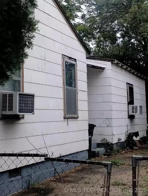 1008 E King Pl, Tulsa, OK 74106 photo 3