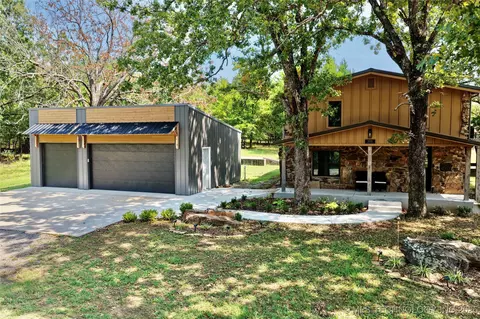 13501 E 243rd St S, Porum, OK 74455