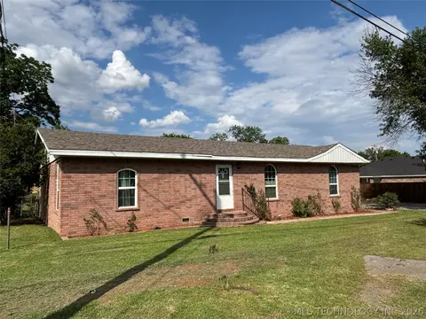 108 W Bryan Ave, Calera, OK 74730