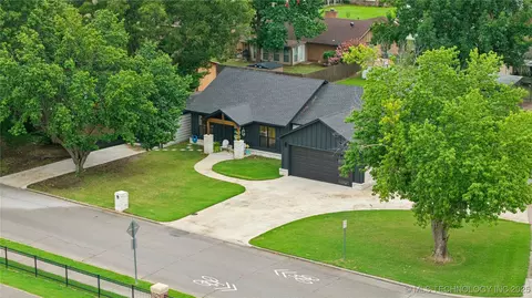 1609 Lahoma Dr, Pryor, OK 74361